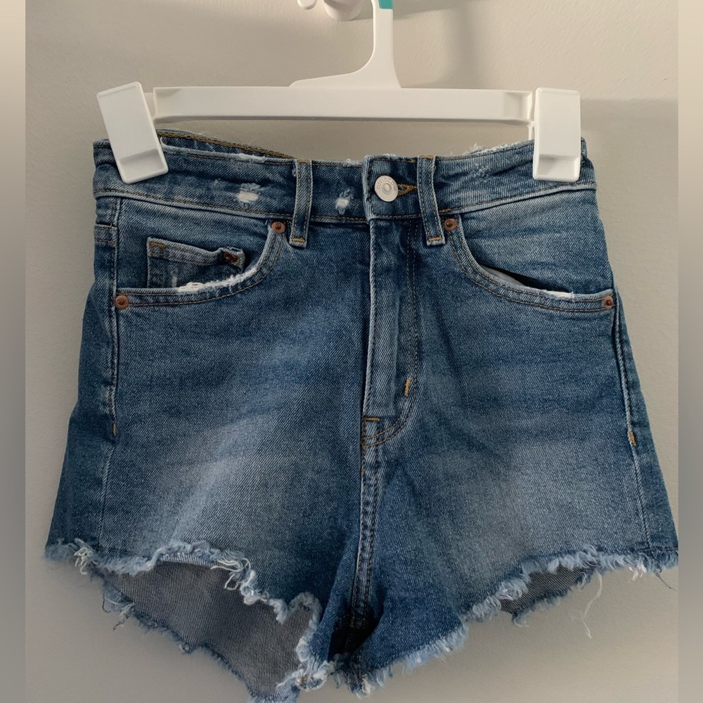 H&M high waisted denim shorts size 2